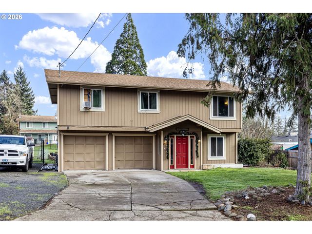 2133 Nw WATTERS St, Roseburg, OR 97471