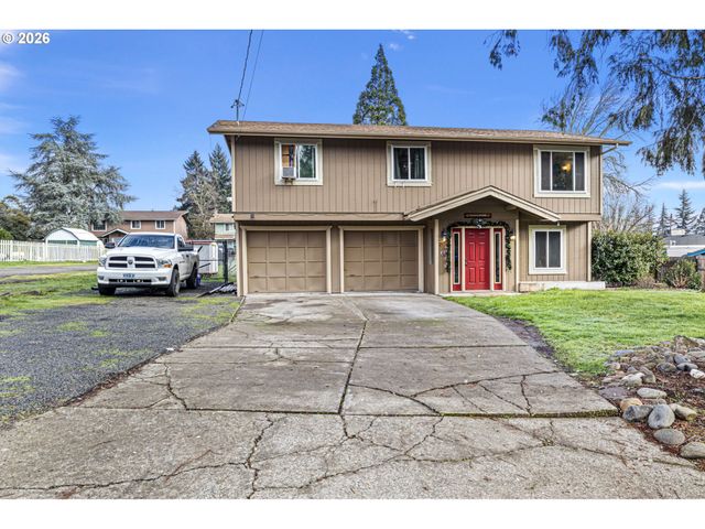 2133 Nw WATTERS St, Roseburg, OR 97471