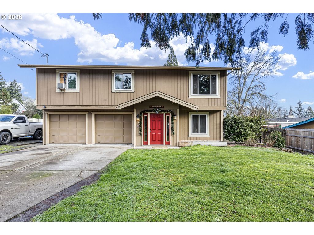 2133 Nw WATTERS St, Roseburg, OR 97471