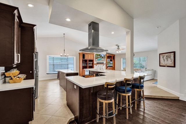10050 NW 14th Street, Plantation, FL 33322