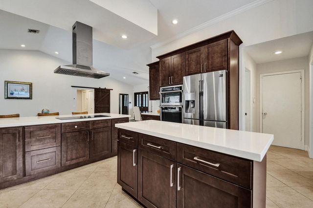 10050 NW 14th Street, Plantation, FL 33322