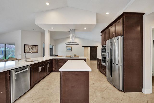 10050 NW 14th Street, Plantation, FL 33322