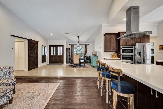 10050 NW 14th Street, Plantation, FL 33322
