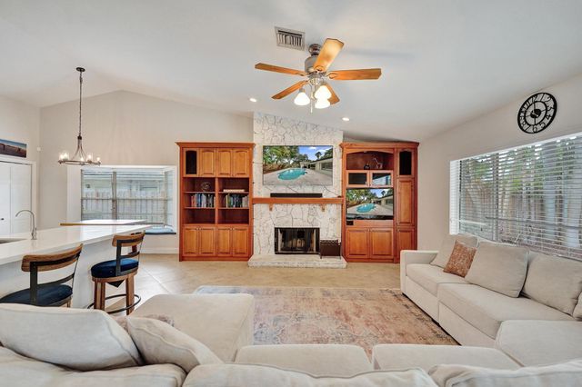 10050 NW 14th Street, Plantation, FL 33322