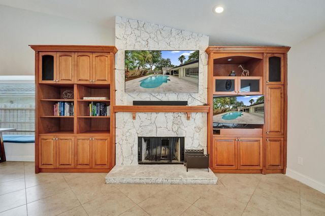 10050 NW 14th Street, Plantation, FL 33322
