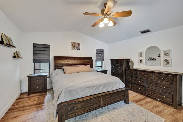 10050 NW 14th Street, Plantation, FL 33322