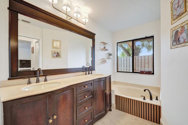 10050 NW 14th Street, Plantation, FL 33322