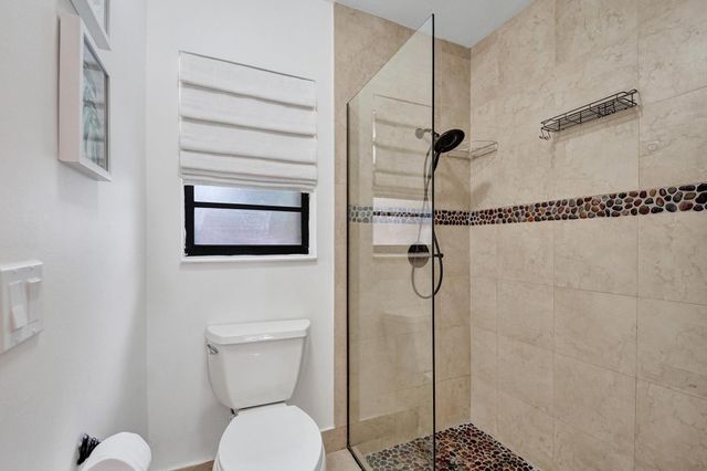 10050 NW 14th Street, Plantation, FL 33322