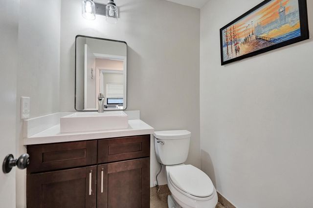 10050 NW 14th Street, Plantation, FL 33322