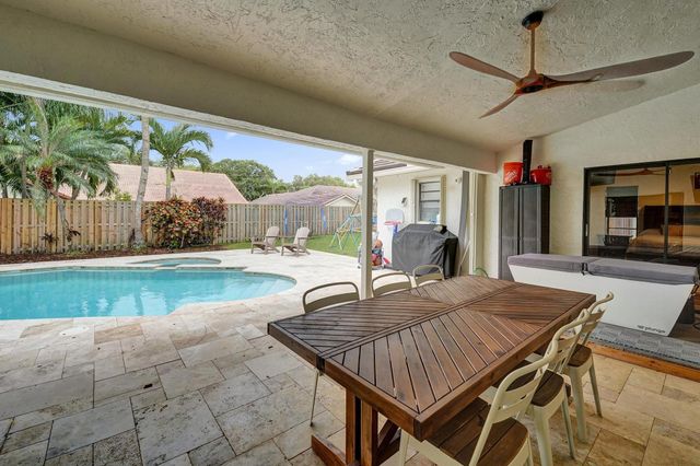 10050 NW 14th Street, Plantation, FL 33322