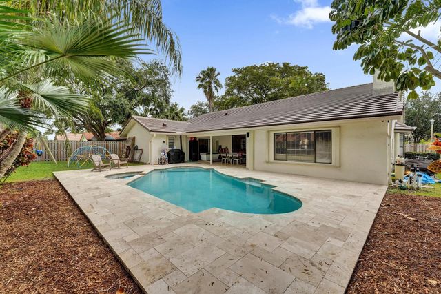 10050 NW 14th Street, Plantation, FL 33322