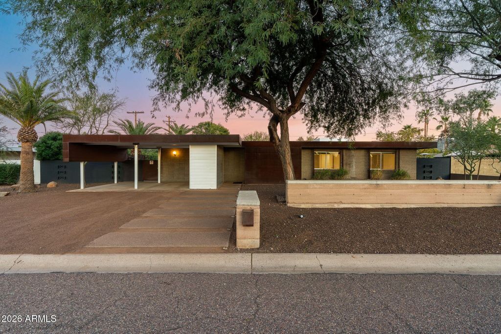 9825 N 35TH Place, Phoenix, AZ 85028 — photo 2