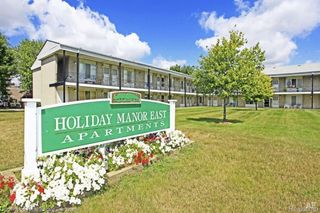 16425 E 12 MILE Rd- 2 Bed Units, Roseville, MI 48066