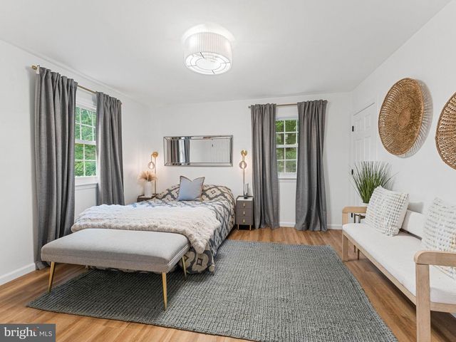 187 S LAKESIDE DR E, Medford, NJ 08055