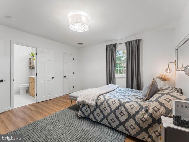 187 S LAKESIDE DR E, Medford, NJ 08055