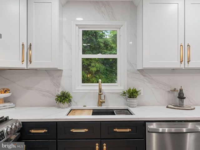 187 S LAKESIDE DR E, Medford, NJ 08055