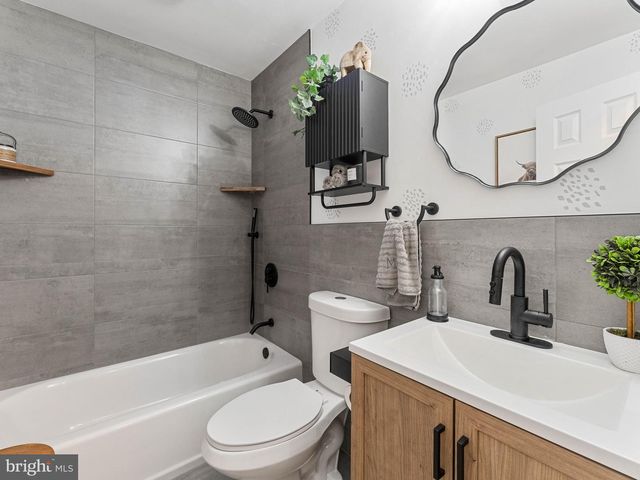 187 S LAKESIDE DR E, Medford, NJ 08055