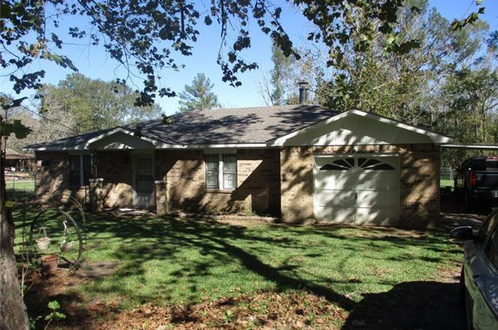 319 River Road, Goodrich, TX 77335