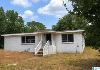 907 9TH STREET SE, Graysville, AL 35073