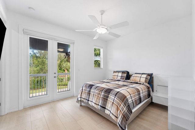 100 NW 69th Circle 52, Boca Raton, FL 33487