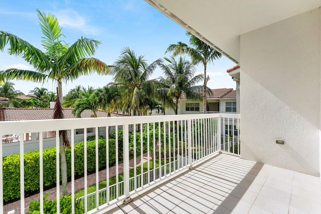 100 NW 69th Circle 52, Boca Raton, FL 33487
