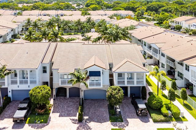 100 NW 69th Circle 52, Boca Raton, FL 33487