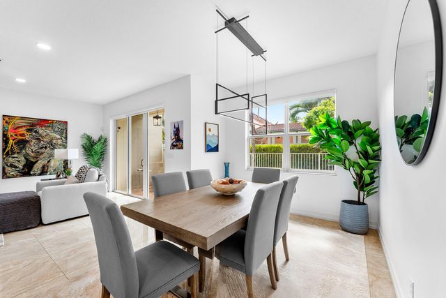 100 NW 69th Circle 52, Boca Raton, FL 33487
