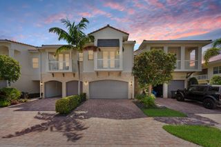 100 NW 69th Circle 52, Boca Raton, FL 33487