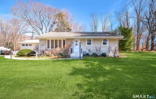16 Featherbed Lane, Branford, CT 06405