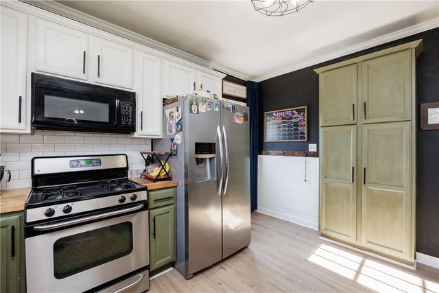 901 S Eugenia St, Orange Grove, TX 78372