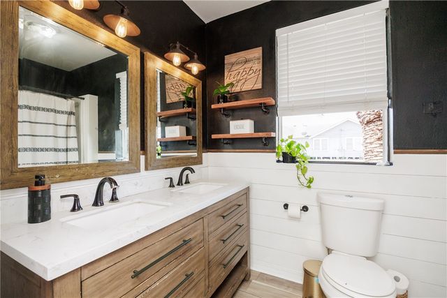 901 S Eugenia St, Orange Grove, TX 78372