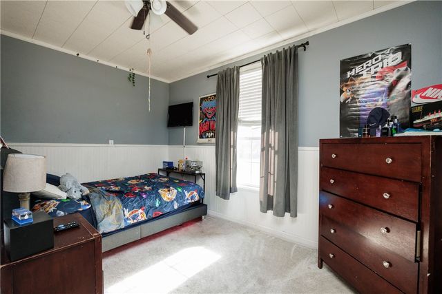 901 S Eugenia St, Orange Grove, TX 78372