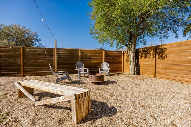 901 S Eugenia St, Orange Grove, TX 78372