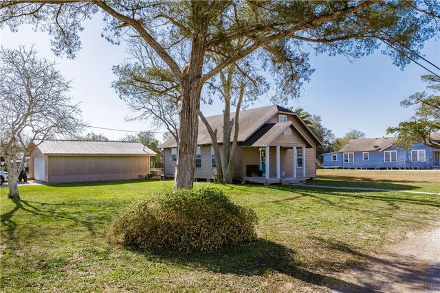 901 S Eugenia St, Orange Grove, TX 78372