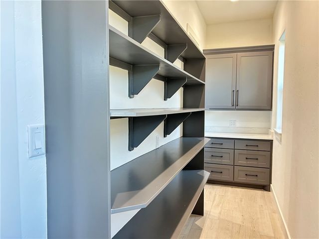 5010 Grayson Way, Bryan, TX 77802