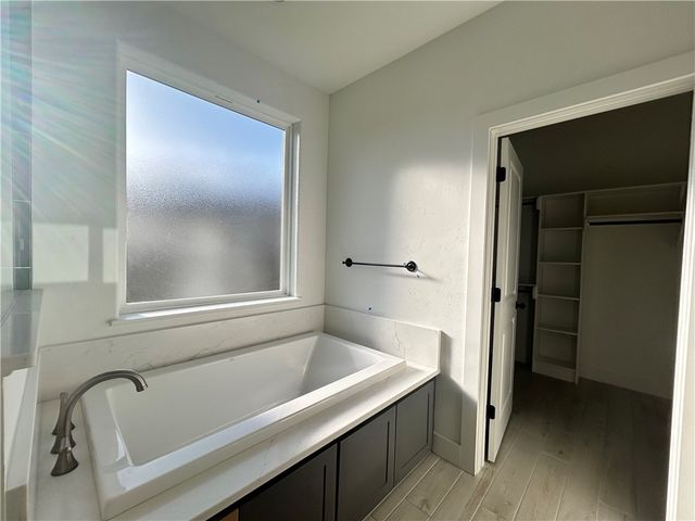 5010 Grayson Way, Bryan, TX 77802