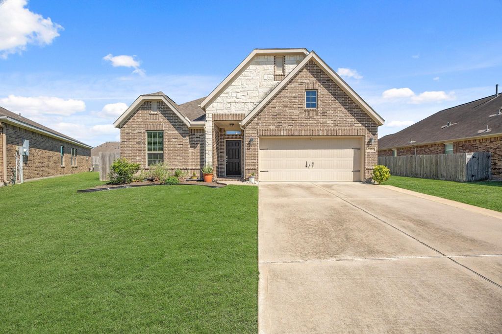 1494 Foshee Court, Alvin, TX 77511