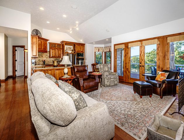 60 & 62 Shields Spur, Holiday Island, AR 72631