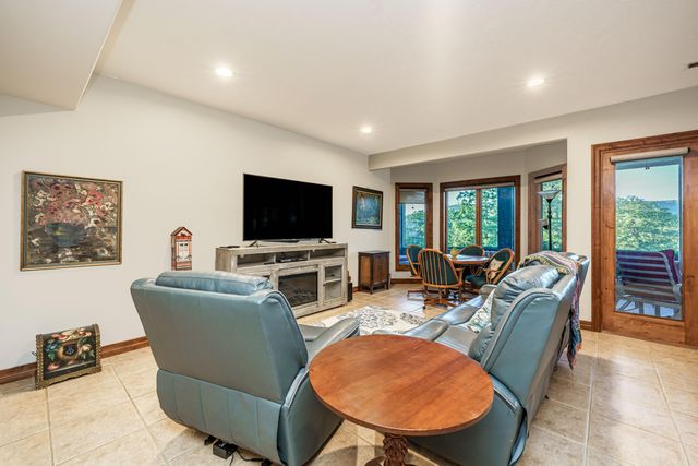 60 & 62 Shields Spur, Holiday Island, AR 72631