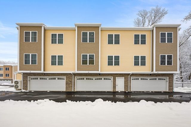 19 Dyer St 19, Rockland, MA 02370
