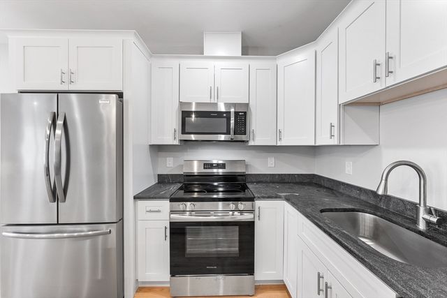 19 Dyer St 19, Rockland, MA 02370