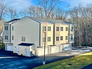 19 Dyer St 19, Rockland, MA 02370