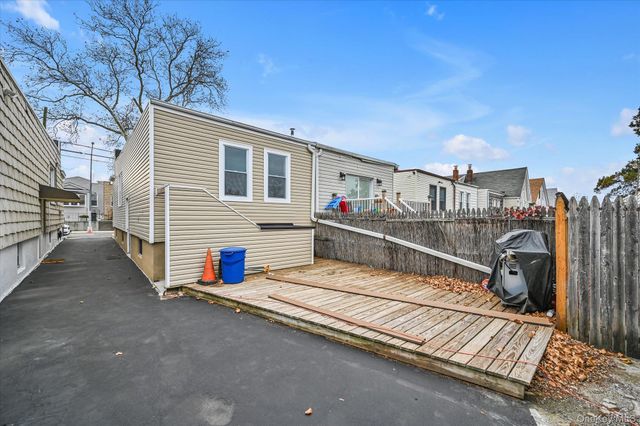 6439 58th Road, Maspeth, NY 11378
