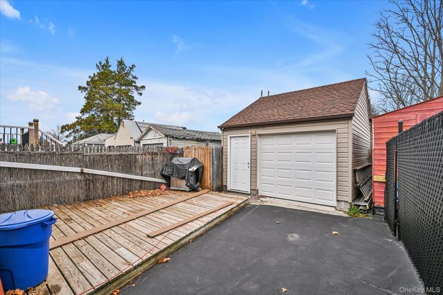 6439 58th Road, Maspeth, NY 11378