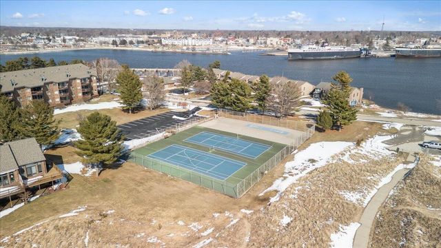 176 Harbor Drive, Ludington, MI 49431