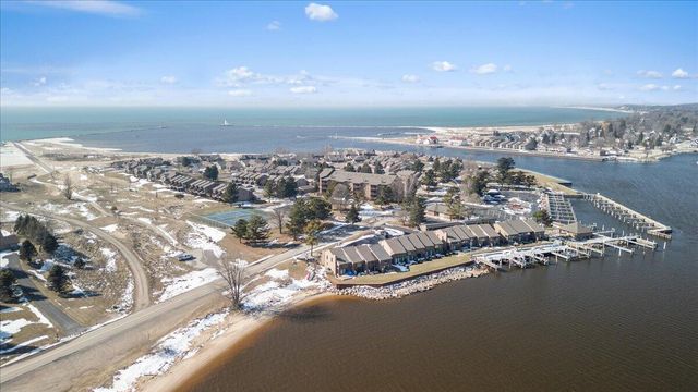 176 Harbor Drive, Ludington, MI 49431