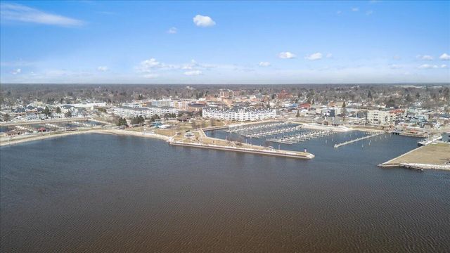 176 Harbor Drive, Ludington, MI 49431