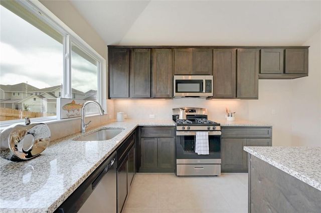 108 White Dunes DR, San Marcos, TX 78656