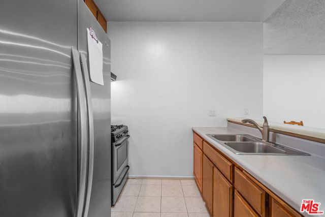 424 S Westmoreland Avenue 210, Los Angeles, CA 90020