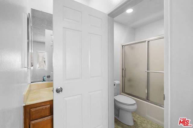 424 S Westmoreland Avenue 210, Los Angeles, CA 90020